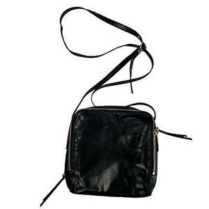 Hobo International Black Leather Crossbody Bag Purse Phone Holder Zip Around